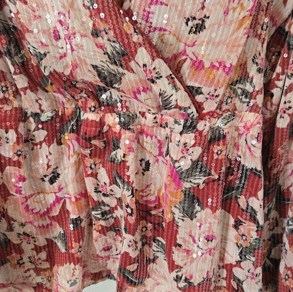 Lauren Conrad Sparkly Floral Top Size XL - Picture 4 of 10